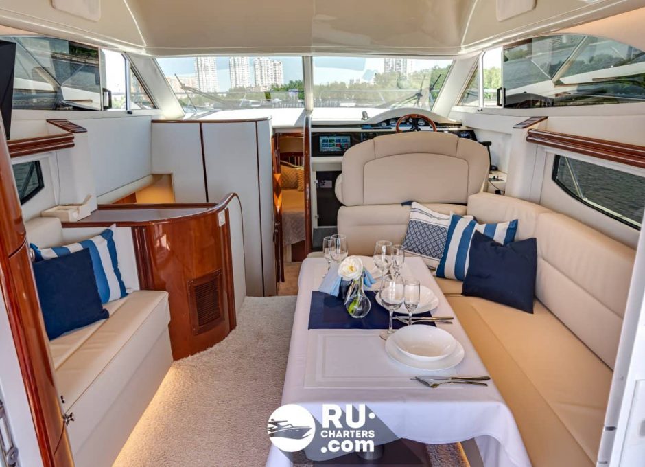 «fairline Phantom 40» Аренда яхты в Москве