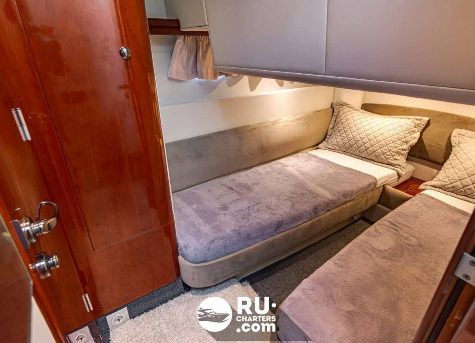 «fairline Phantom 40» Аренда яхты в Москве